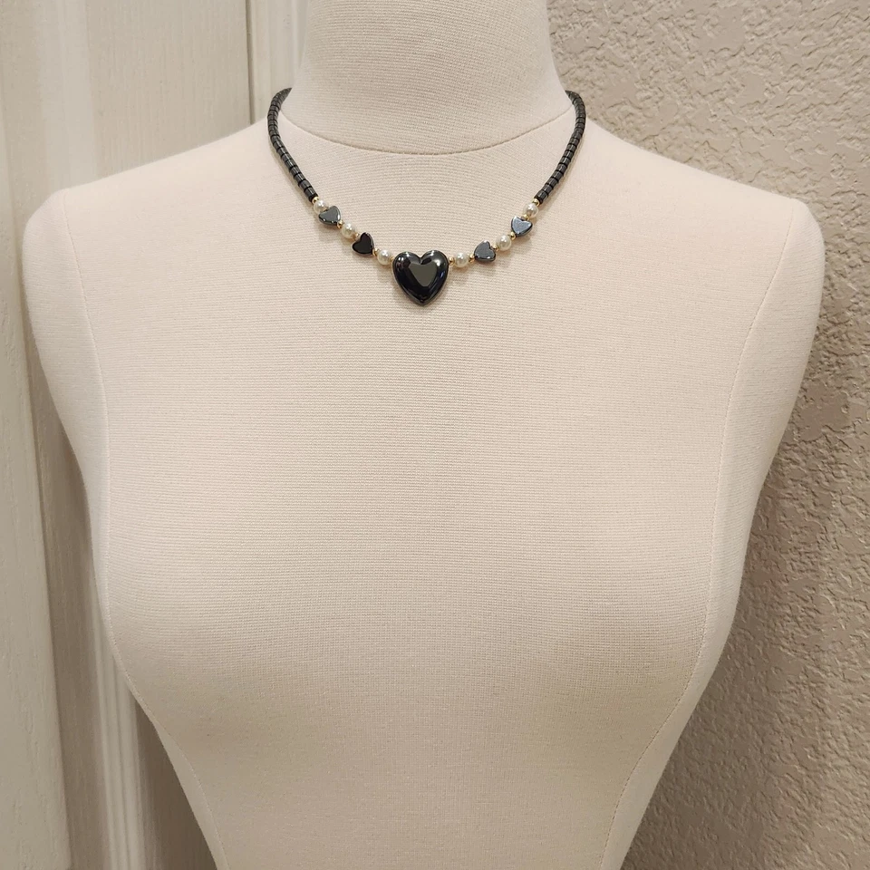 Hematite Gunmetal Gray Heart Necklace Beaded Faux Pearls Gold Tone Read 18" - Image 2 of 4