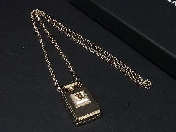 CHANEL Coco Mark Perfume Motif Charm Necklace B22 S Pendant Gold