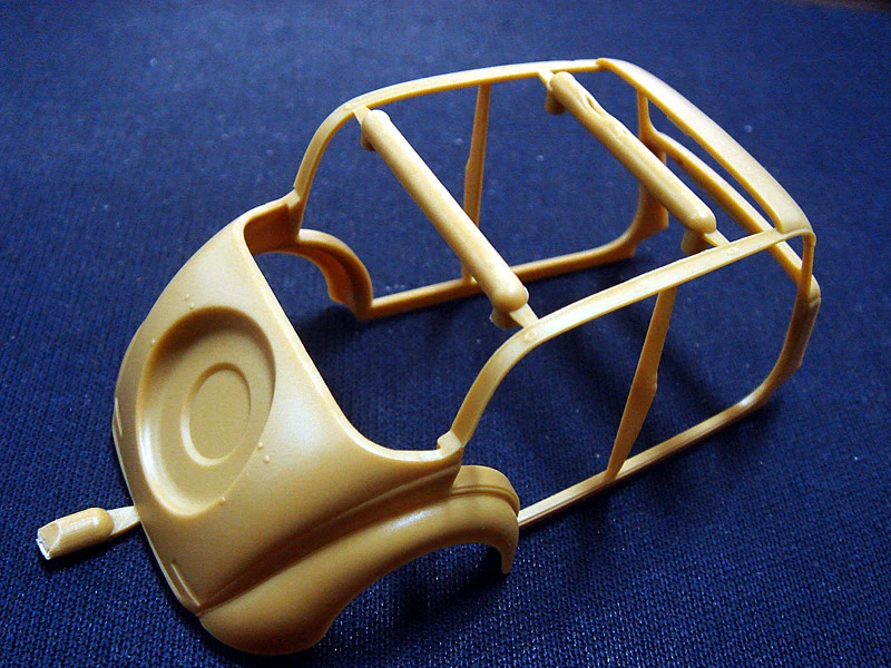 Modellino auto veicolo 1/35 MB TYP 170V CABRIO SALOON MINIART 35103 Scala 1:35 - Immagine 2 di 4