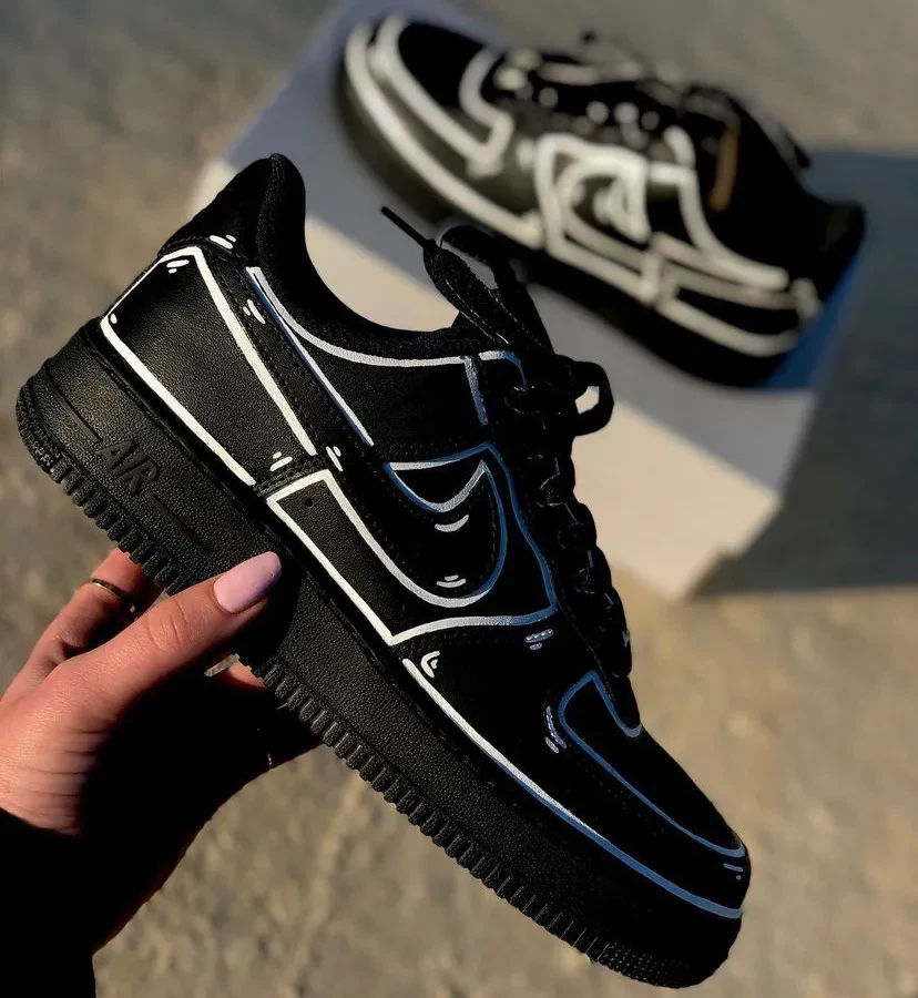 Tênis Nike Air Force 1 preto desenho animado personalizado contorno branco masculino feminino - Imagem 3 de 4