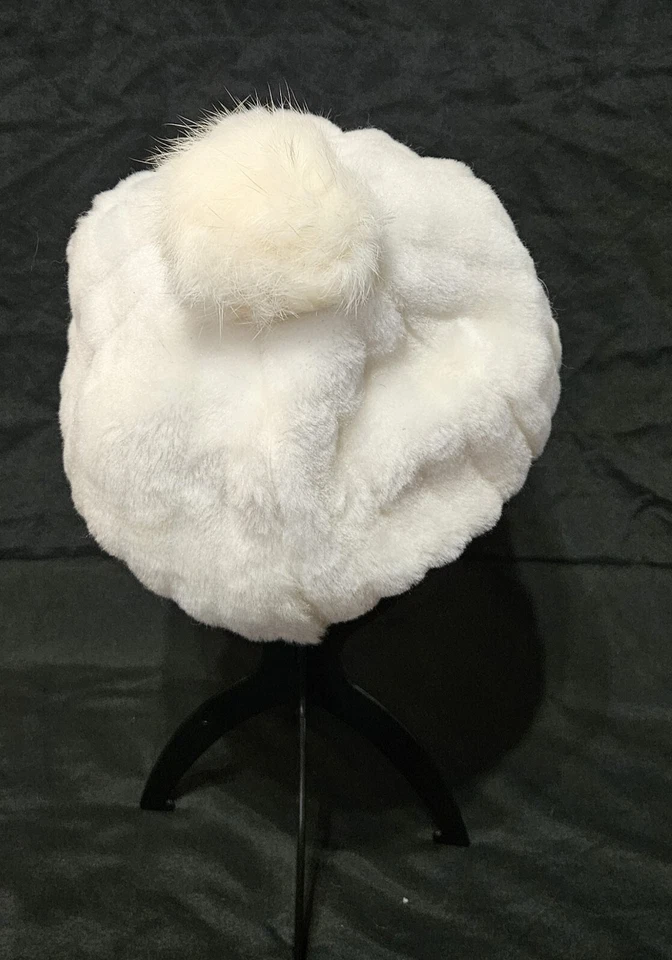 Gorra estilo béisbol vintage de piel sintética blanca de invierno de los años 50/60 Foto 4 de 4