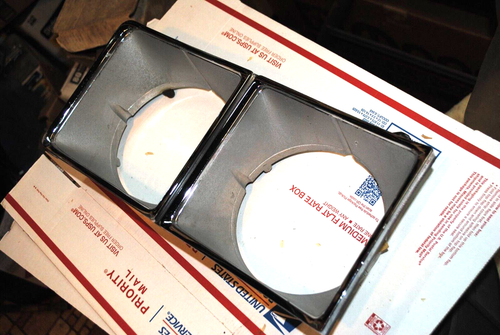 NOS MOPAR 1973 CHRYSLER NEW YORKER RIGHT HEADLAMP BEZEL 3672890