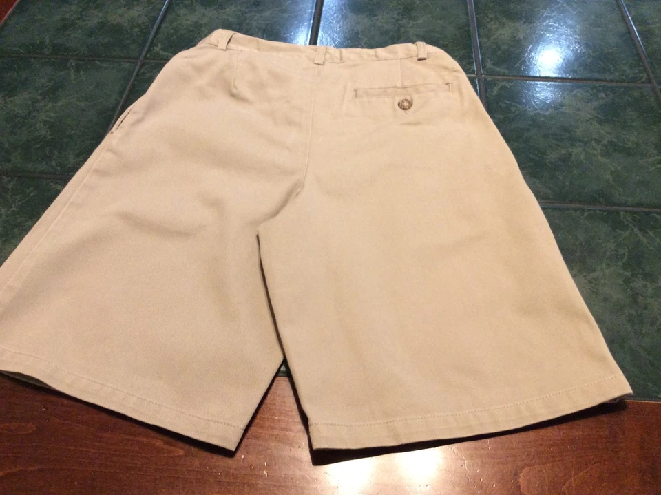 Pantalones Cortos Chinos para Caminar IZOD Talla 12 Ajustados Tostados Oscuros con Cintura Ajustable Foto 3 de 4