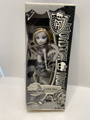 Monster High Frankie Stein Skull Shores Black and White Doll XO593 Mattel 2011 - Afbeelding 1 van 6