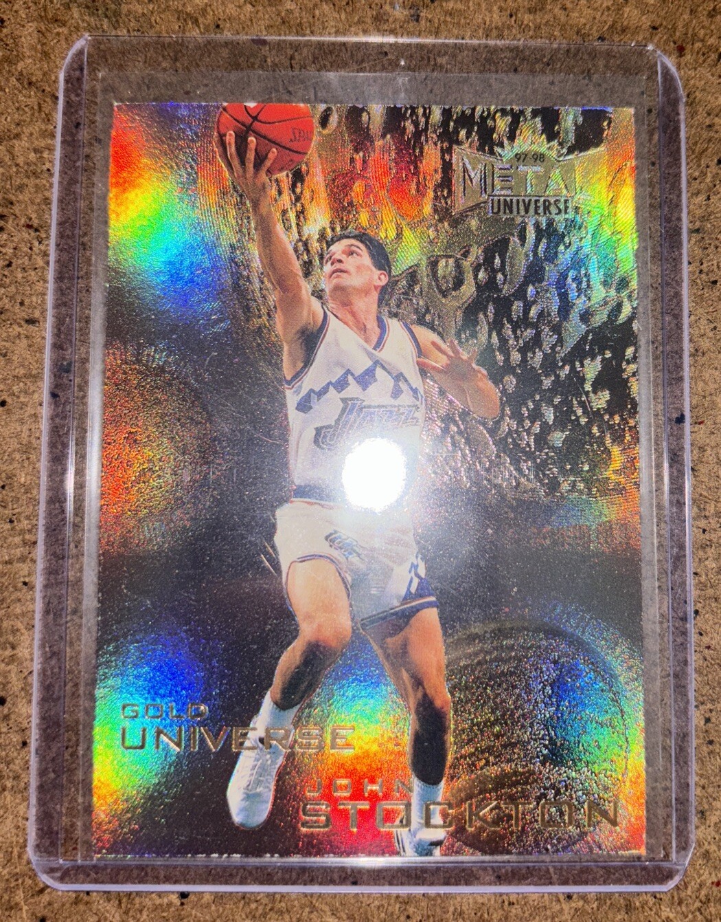 1997-98 Metal Universe Series 1 John Stockton Gold Universe Insert