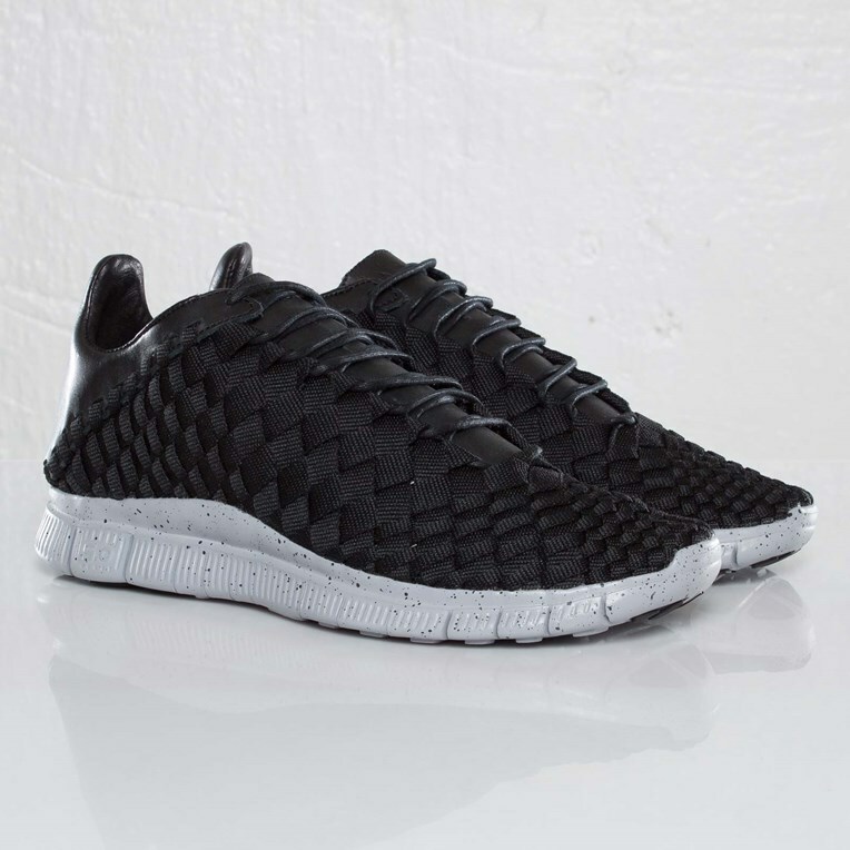 nike inneva woven black