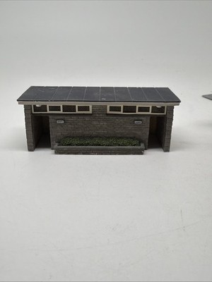 Graham Farish [N] 42-0040 Scenecraft Toilet Block