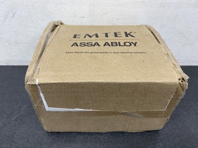 EMTEK 5112HLOLHUS19 LH Flat Black Modern Rosette Passage Set Helios Lever