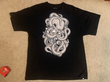 Seedless Clothing Shirt XL Slim Fit Giant Squid Design RARE 🔥