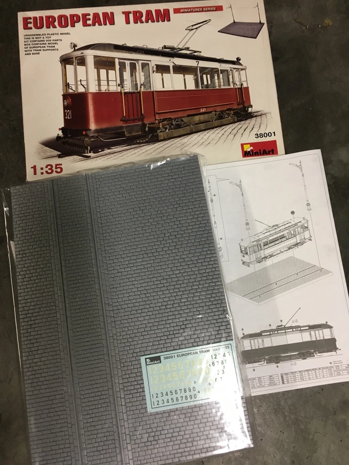 MiniArt 1/35 European Tram with base - Immagine 2 di 3