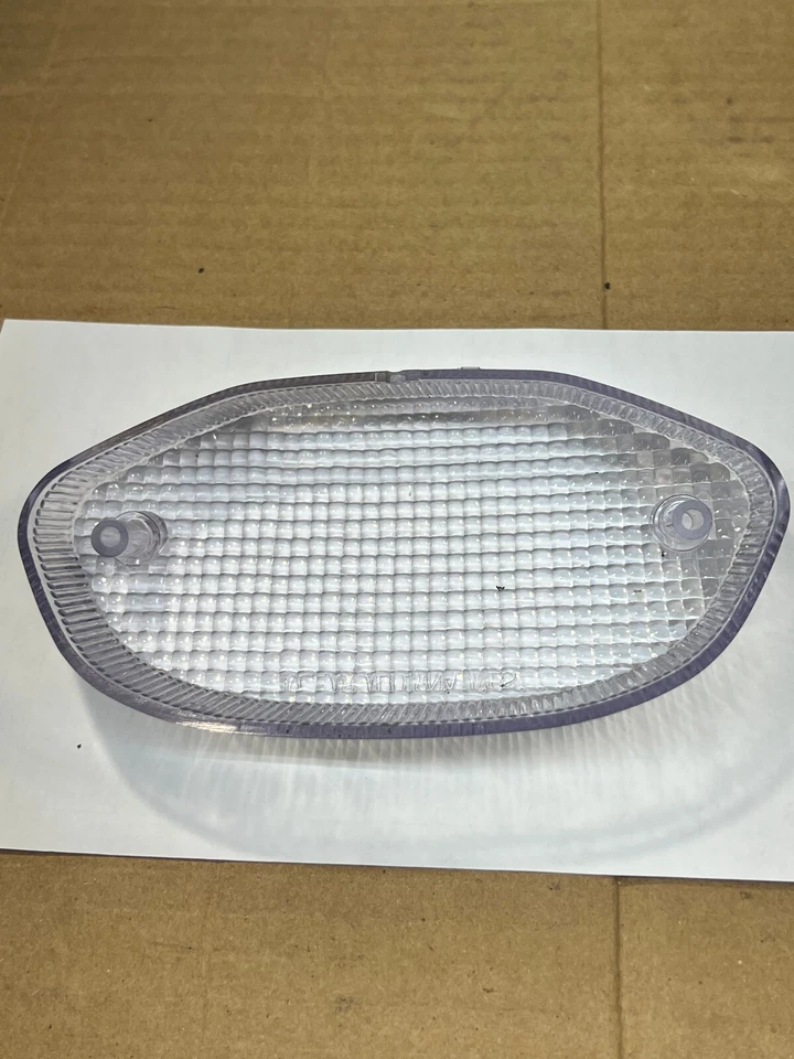 LENTE DE LUZ TRASERA BMW R1100S Y F650CS [ALTERNATIVAS CLARAS #TL-1401] Foto 2 de 2