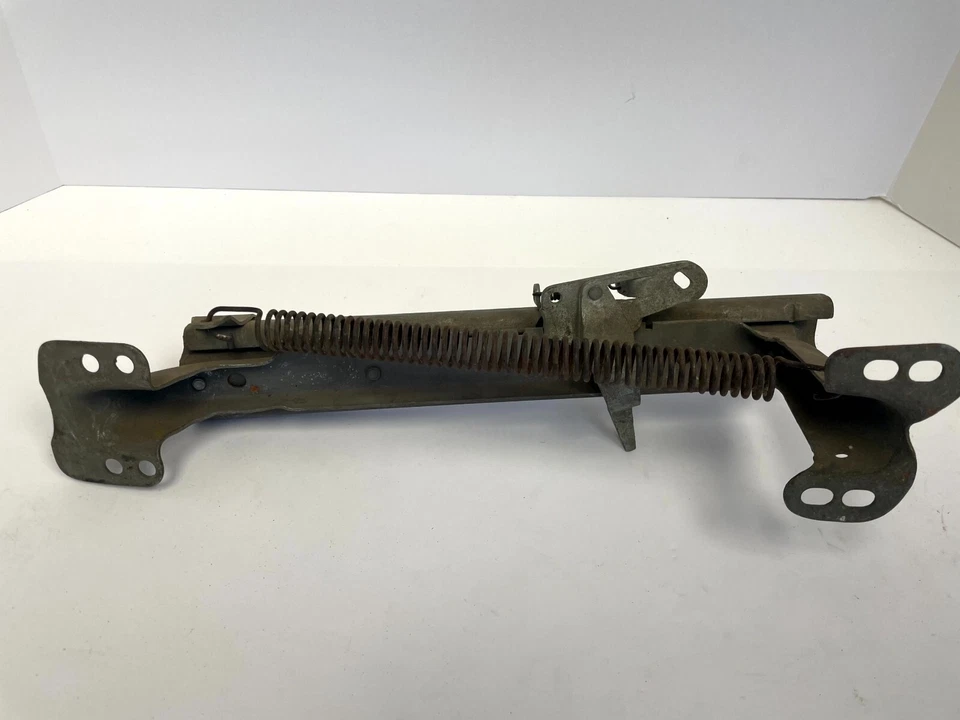 Guía de asiento del lado del conductor izquierdo Plymouth Deluxe 1949-1952 con ajustador 1367983 nuevo de lote Foto 3 de 4