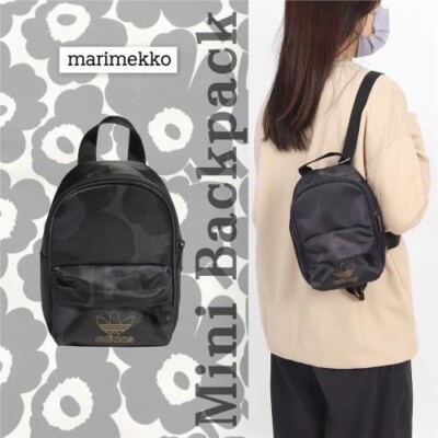 a mini backpack adedas black and gold adidas Alliance Sackpack Drawstring for Sports, Small Gym Bag, Black/Gold Metallic/3, OSFA Designed with adjustable padded shoulder straps Adidas Excel 6 School Bookbag,