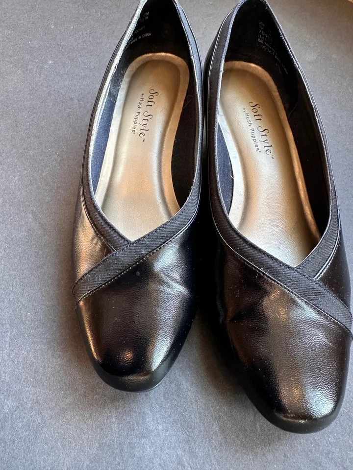 Zapatos de salón Hush Puppies estilo suave para dama talla 7M usados Foto 3 de 4