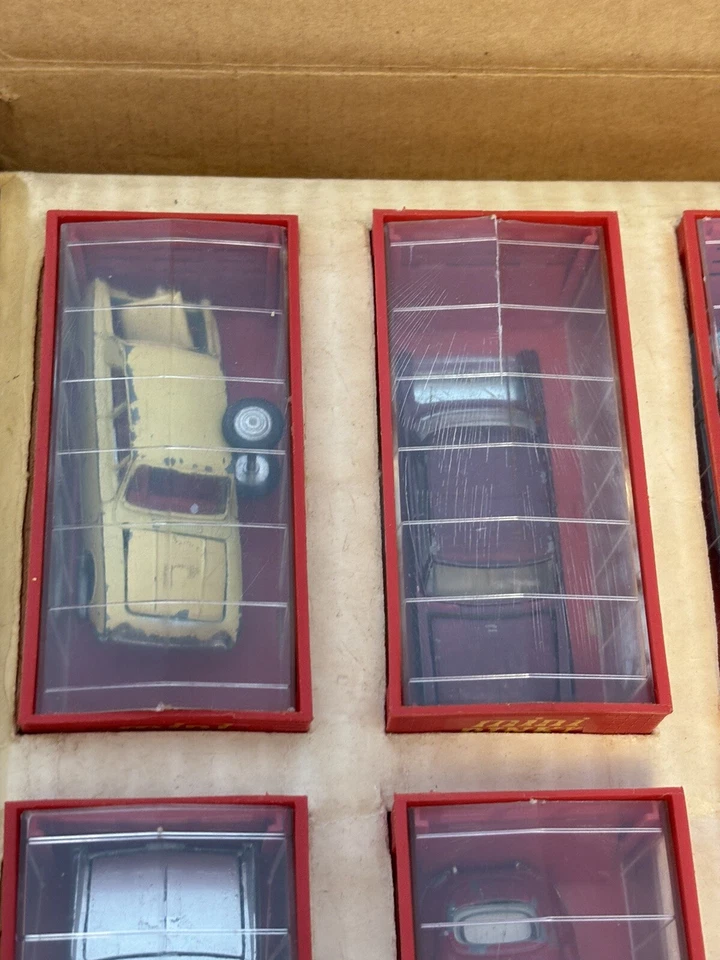 RARE!! VINTAGE MINI DINKY MECCANO Collector Car Set! Read Description Display - Image 4 of 4