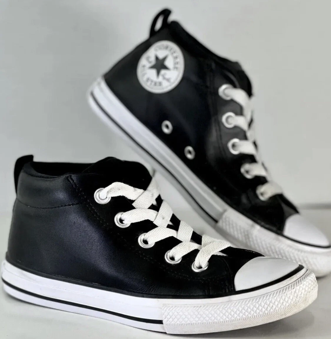 indebære konkurrence Baglæns CONVERSE CHUCK TAYLOR ALL STAR Black Leather Shoes Sneakers Junior Size 3  EUC | eBay