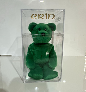 Ty Beanie Baby Erin Green Bear Shamrock 1997 Vintage w/ Tag Display Case