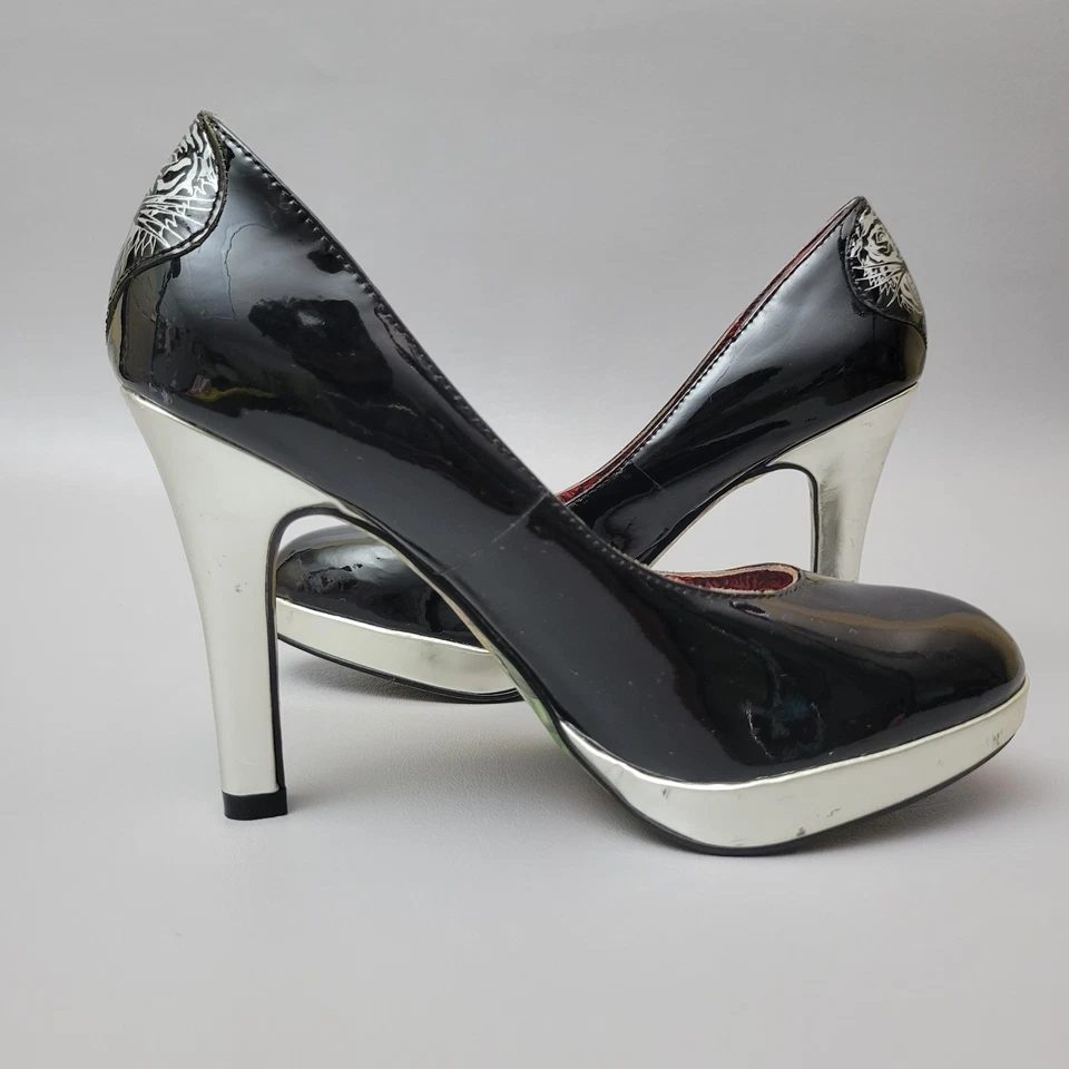Zapatos de salón Ed Hardy Sky High de charol negro para mujer 6 tacones de aguja plateados de 4" Foto 4 de 4