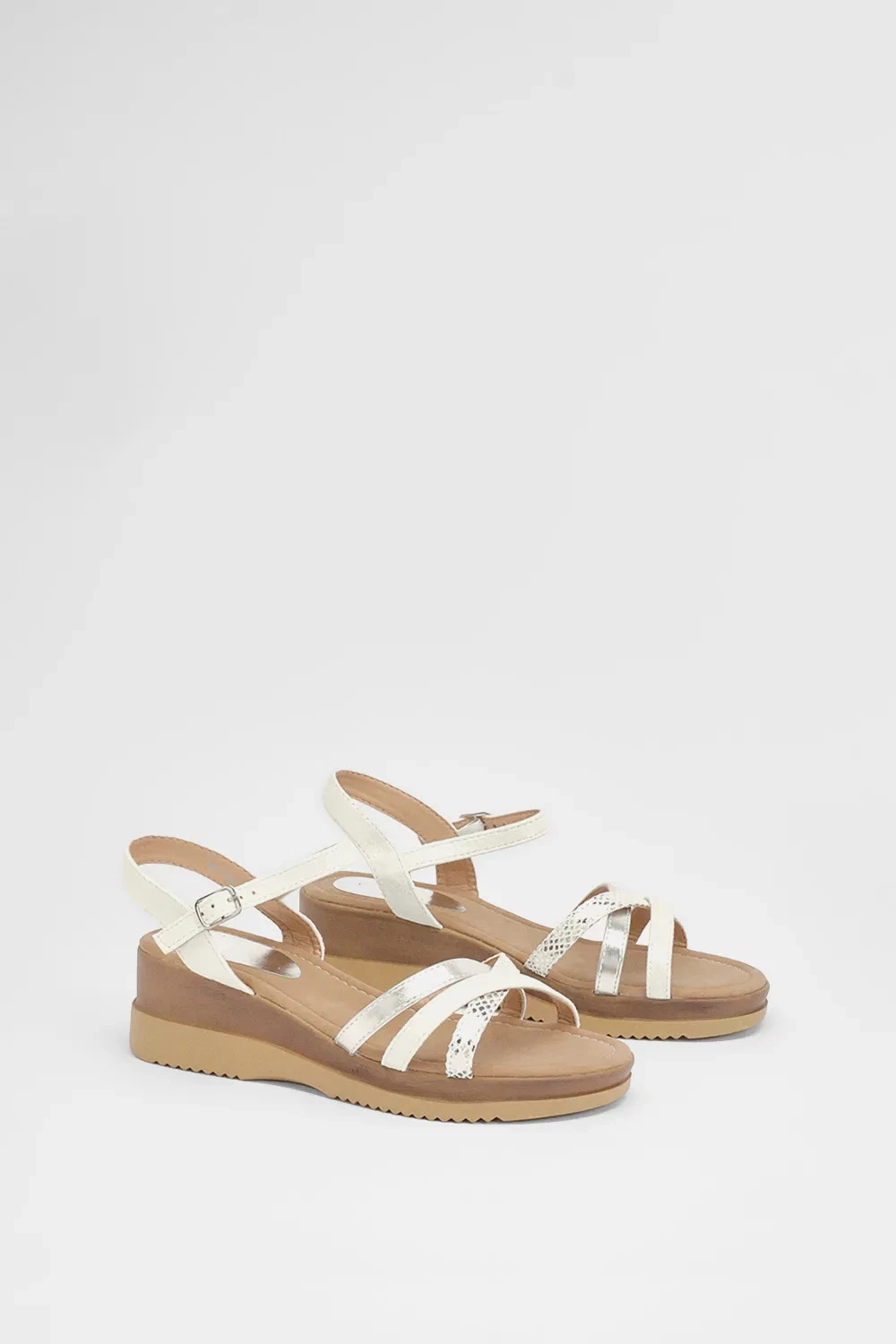 Good For The Sole White Flatforms Womens Daywear Sandals