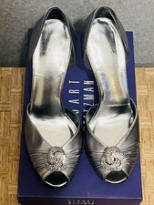 Stuart Weitzman Trioglo Pewter Heels Stilettos Sz 9 Crystal Brooch Peep Toe