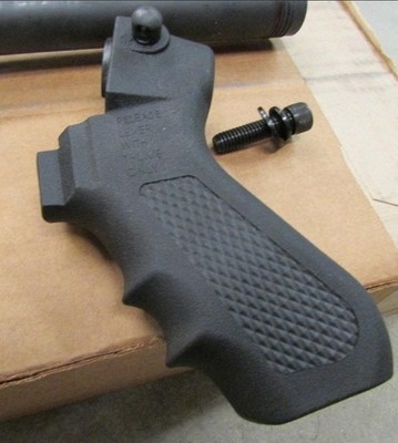 Mossberg grip 500/590. Used. 