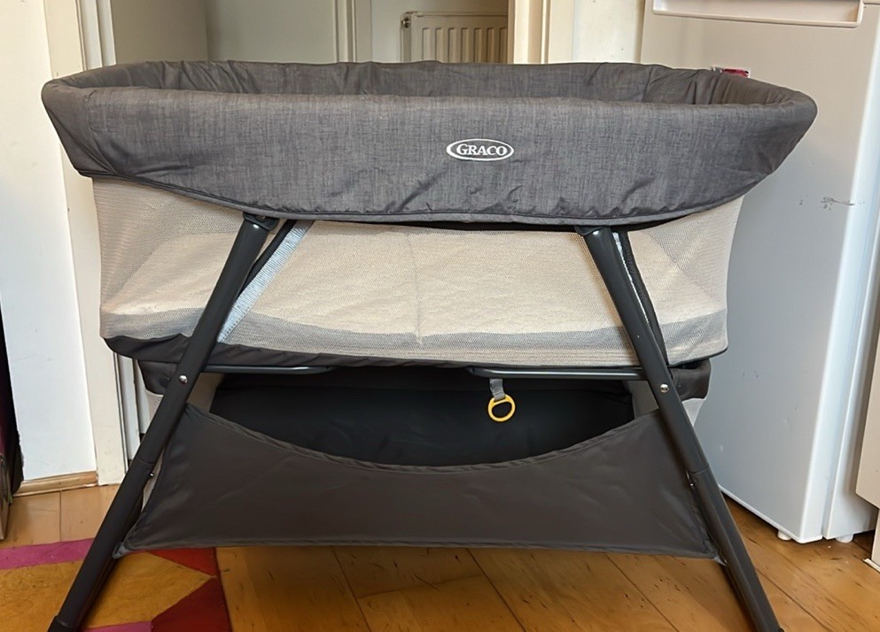 Graco Contour Bassinet Travel Cot (Birth to 3 Years Approx.) with Signature Graco Push-Button Fold, Includes Carry Bag, Paloma 22 Graco Side By Side Baby Bassinet Travel Cot Foldable Next To Me