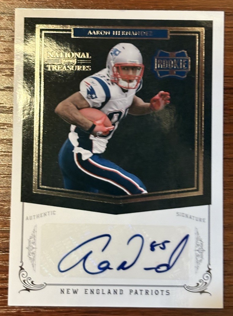 Aaron Hernandez 2010 Panini National Treasures #201 RC Rookie Auto /99