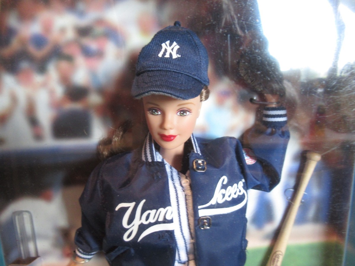 マテル Barbie バービー コレクターエディション ニューヨーク ヤンキース Major League Baseball Yankees 1999 Barbie Doll for sale
