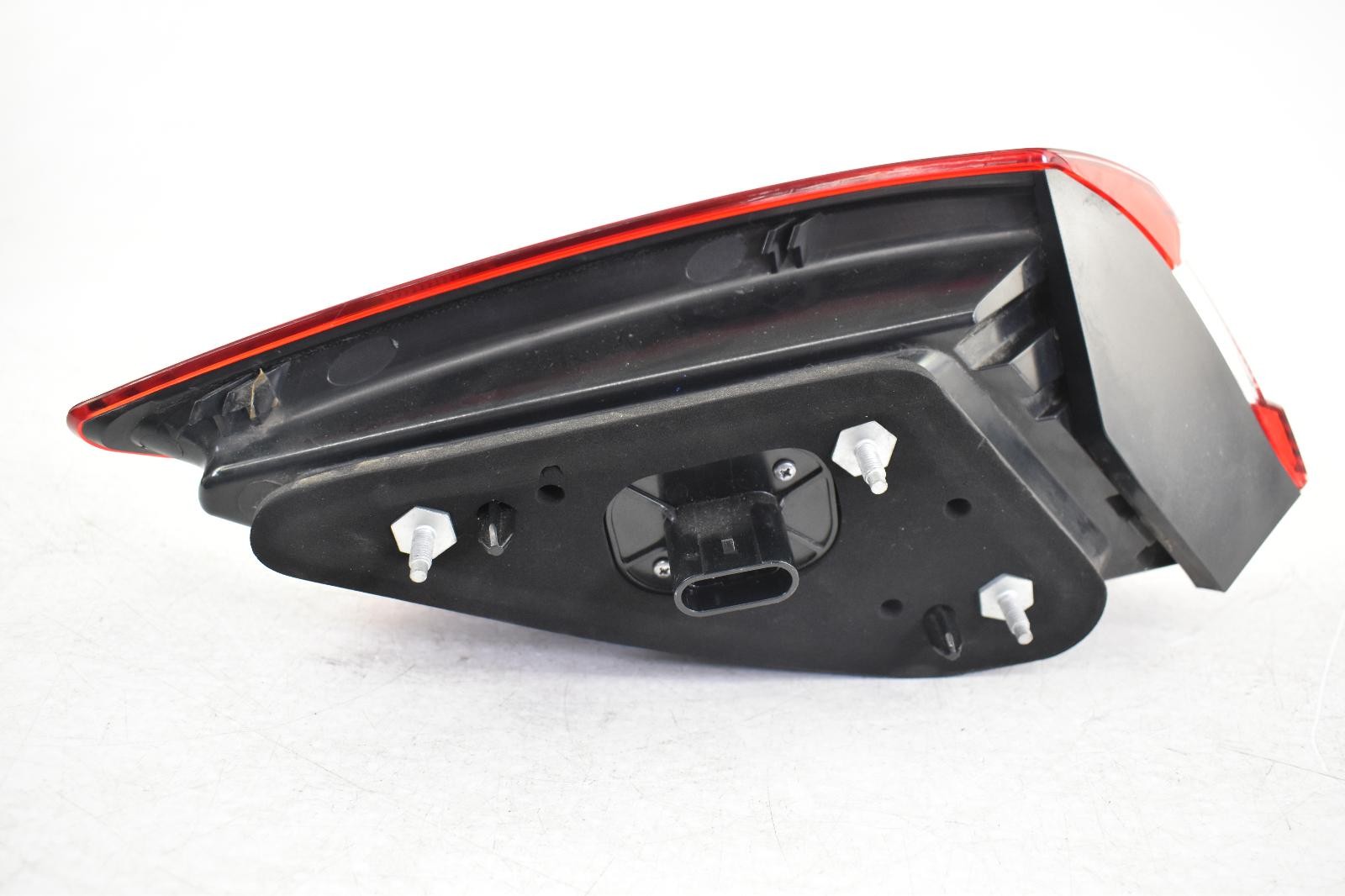 Used Tail Light Assembly fits: 2017 Maserati QUATTROPORTE  Grade A
