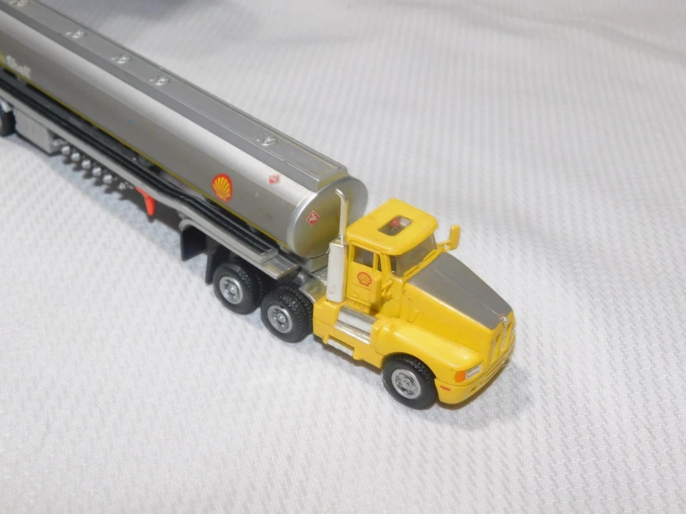 Model Power diecast Semi Truck Tractor SHELL OIL TANKER 16008 HO SCALE - Image 3 of 4