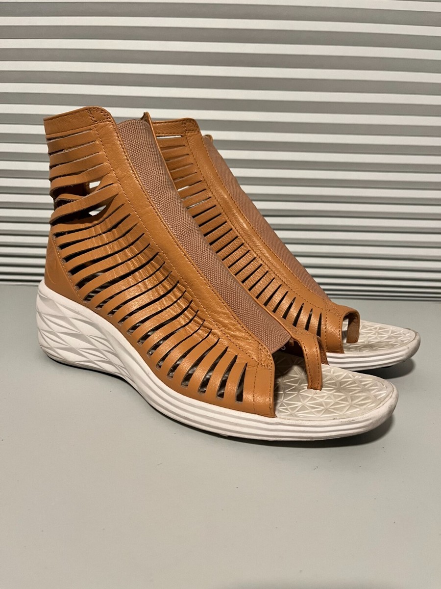 Nike Lunarsandiator Sky High Wedge Sandal Tan Size 11 (Fix