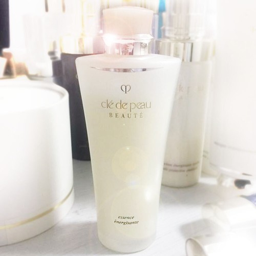 Cle De Peau Beaute Energizing Essence 2.5fl.oz/75ml NEW BOX [Free USA Shipping]