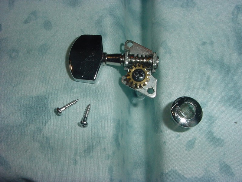 VINTAGE MIJ GUITAR PARTS /TEISCO UNIVOX TUNER PARTS / TUNING MACHINE KEY