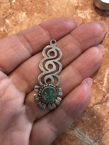 Vintage sterling silver pendant with green jade stone made in Mexico - Picture 6 of 6