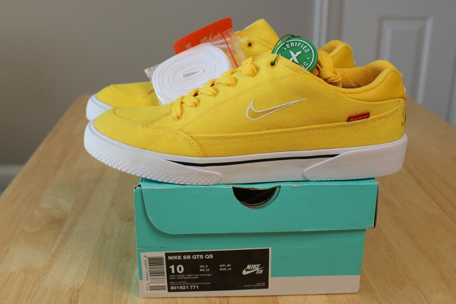 Nike SB GTS QS Supreme Varsity Size 10 DS New Yellow SS15 | eBay