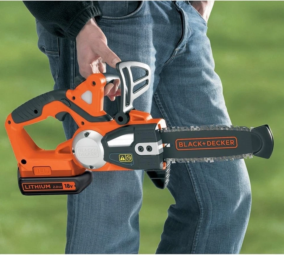 BLACK & DECKER 18V Cordless 20cm Chainsaw with 2.0Ah Lithium Batt - GKC1820L20 - Image 3 of 3