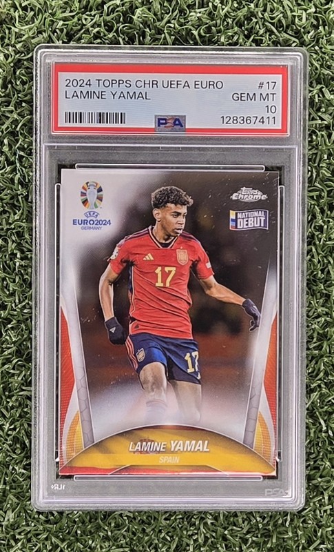 2024 Topps Chrome UEFA EURO #17 Lamine Yamal PSA 10 Rookie RC National Debut