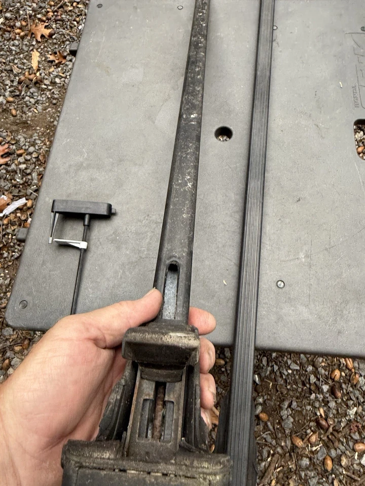 Barras de carga cuadradas con llave Volvo XC90 Thule 2003-2013 Foto 4 de 4