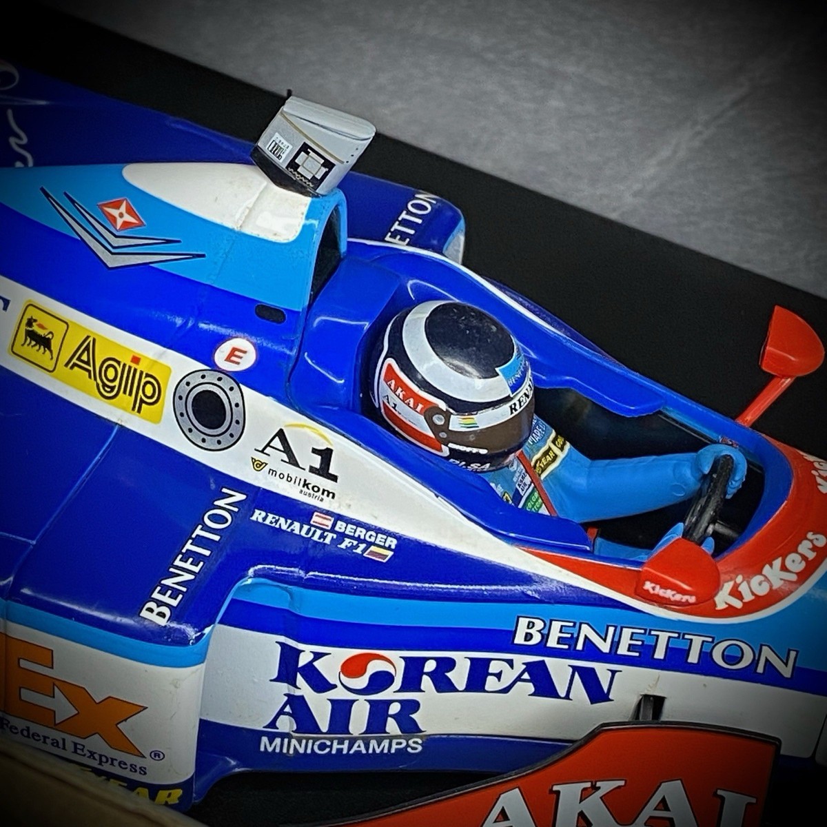 Minichamps 1:18 Benetton Renault B197 Gerhard Berger 1997 Formula
