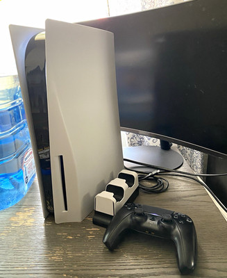 Sony PlayStation 5 PS5 Disc Console 825GB 4K White/Black + DualSense Dock NEW1TB