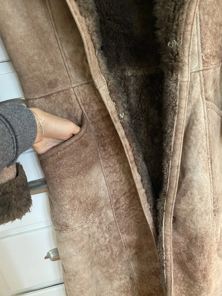 Abrigo de lana de cordero de cuero de gamuza de oveja genuino Ardney de colección pequeño para mujer Foto 3 de 4