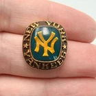 New York Yankees Logo Lapel Pin Baseball World Series Ring Look MLB Vintage
