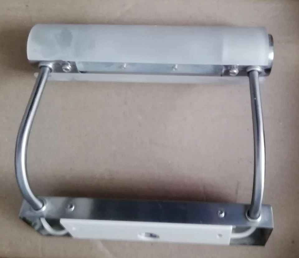 Badezimmer-Spiegelleuchte  Klemmleuchte  satiniertes Glas - Bild 4 von 4