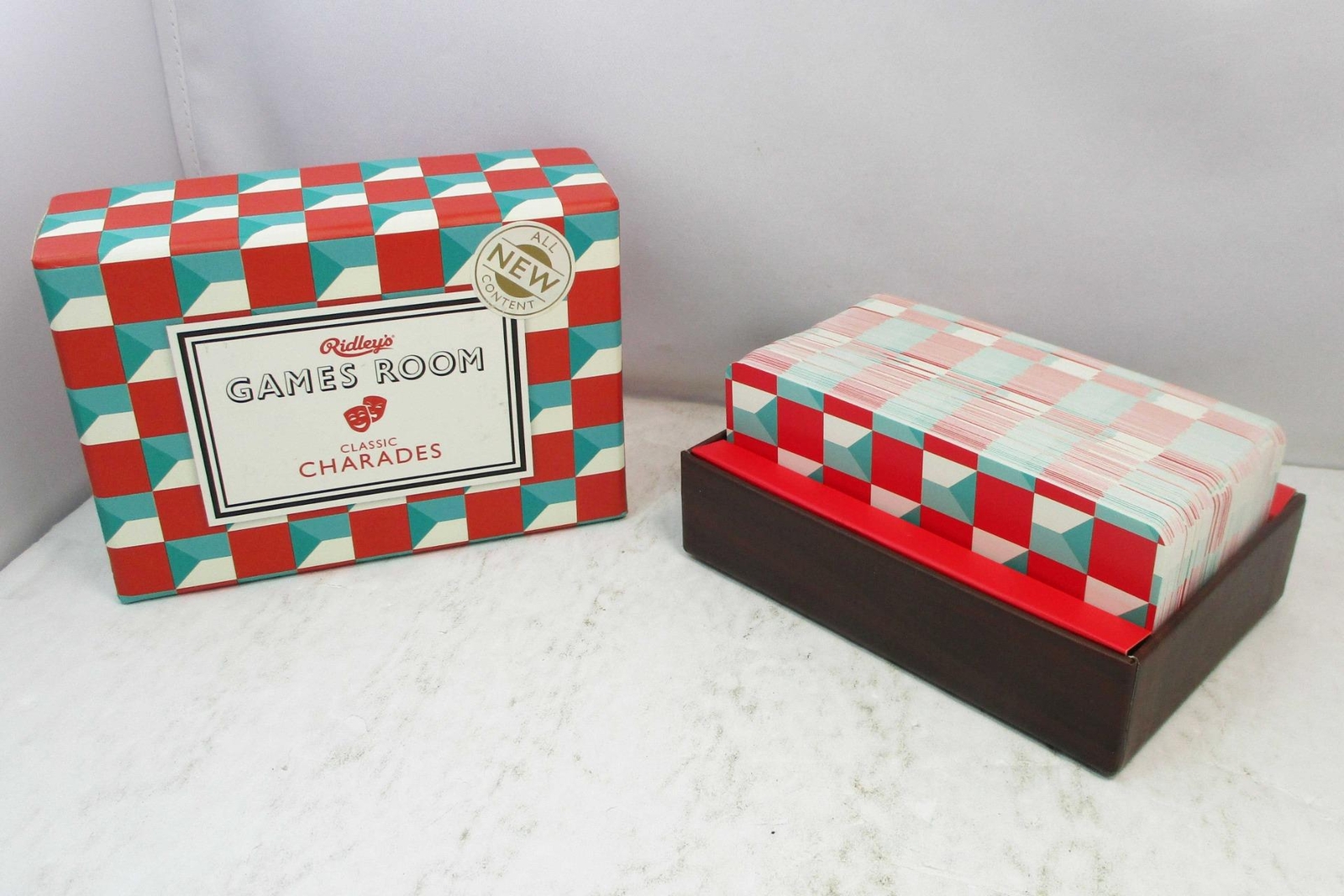 Wild & Wolf Holdings Ridley's Games Room Classic Charades Card Game