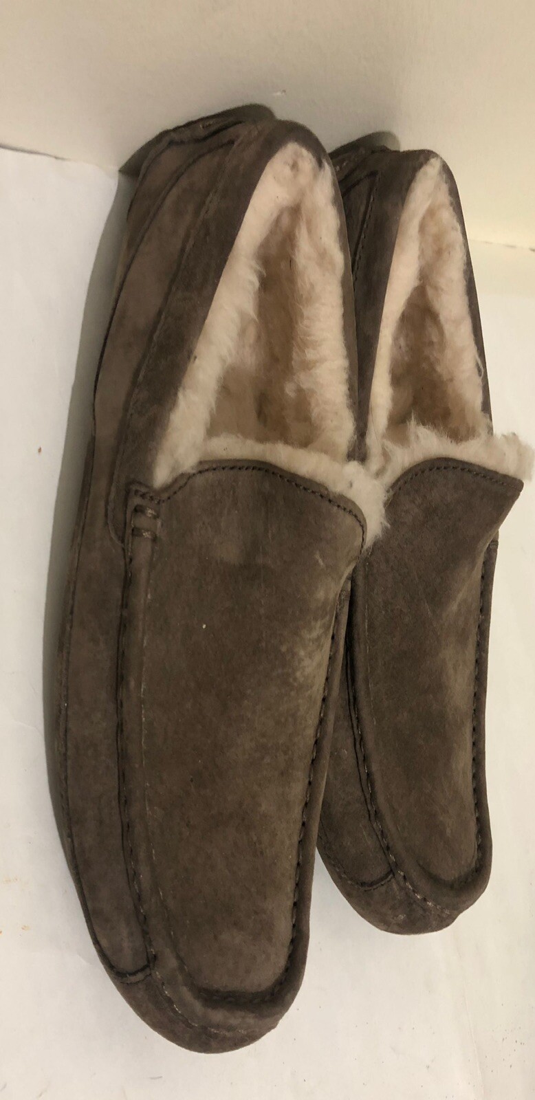 UGG Ascot Slippers House Shoes Moccasins Mens size 8-image