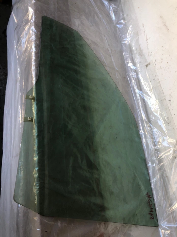 1999-2004 CHEVROLET GEO TRACKER Front Door Glass Window Left Driver Side LH OEM - Image 2 of 4