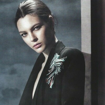 Giorgio Armani Print Ad with Fashion Model Vittoria Ceretti, Black Dress  Jacket | eBay