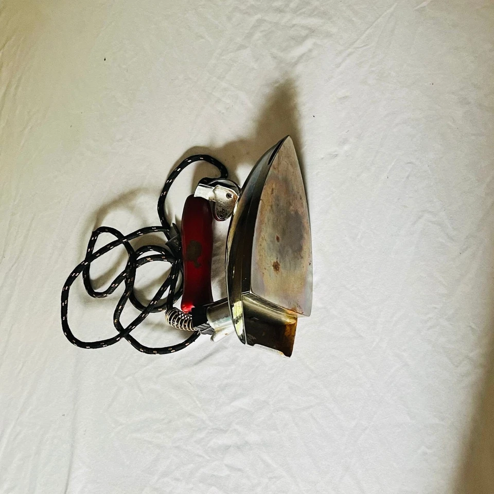 Vintage COLLECTORS WORKS GE General Electric Hotpoint Calrod Iron  - Image 4 of 4