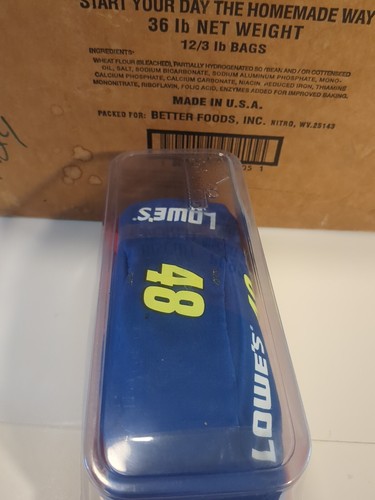 XRARE 1:24 Jimmie Johnson #48 LOWES 2003 NASCAR w/ RAIN DELAY COVER 1 of 500 - Picture 4 of 7