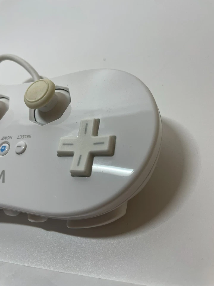 White Classic Controller Nintendo Wii RVL-005 OEM Genuine Official Pro Gamepad - Image 4 of 4